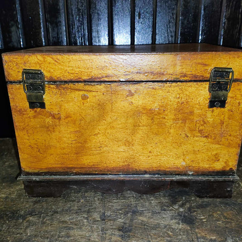 Vintage Flat Top Box