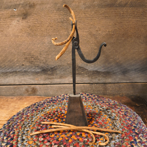 Antique Primitive Rush Lighting 8"