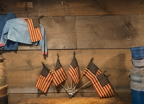 Primitive Americana Wall Mount w 5 Grubby Tea Stained Flags Patriotic
