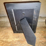 Primitive picture and picture frame