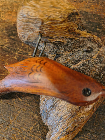 Wren Bird on Branch Signed Bryan Whaley Hand Carved Folk Art Sculpture 4.5" Vtg