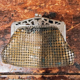 Whiting & Davis Vintage Coin Purse.
B9
