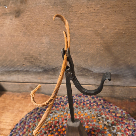 Antique Primitive Rush Lighting 8"