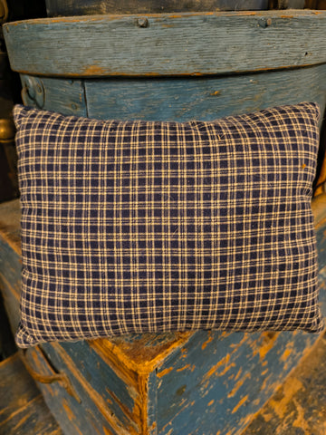 Primitive pillow Tuck