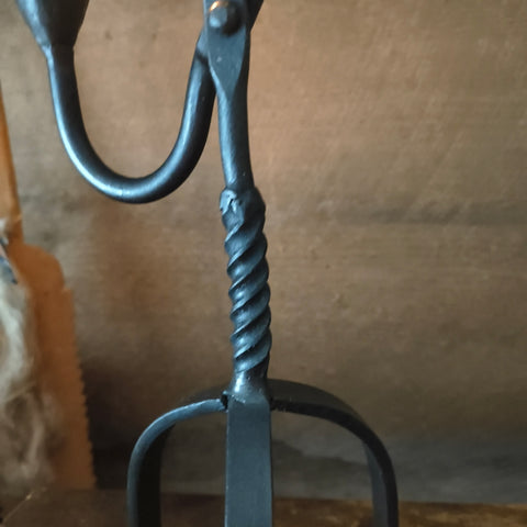 Primitive Repro Early Lighting