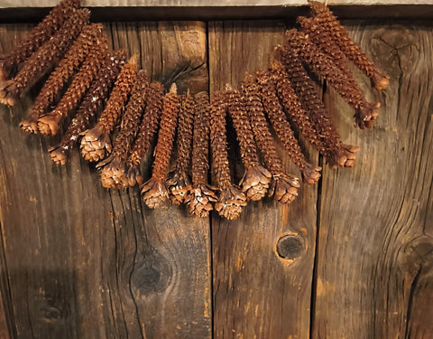 Primitive Pinecone Swag 20"
