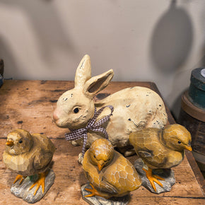 Primitive Vintage distressed look Easter Bunny & chicks resin decor